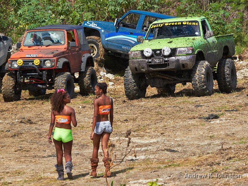 0512_7D_0205.jpg - Mud Dogging 2012. Unsuitable footwear!