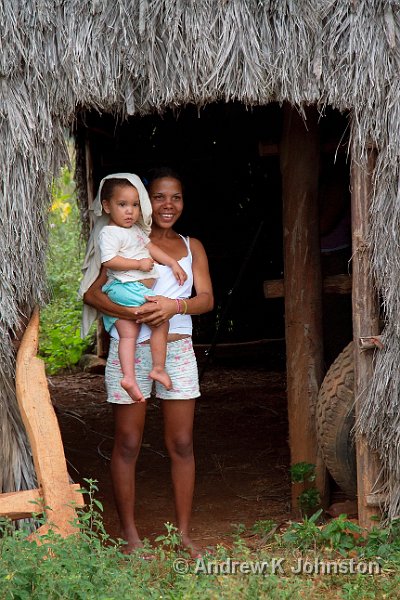 1110_7D_3073.JPG - Mother and child at tobacco farm, Vinales