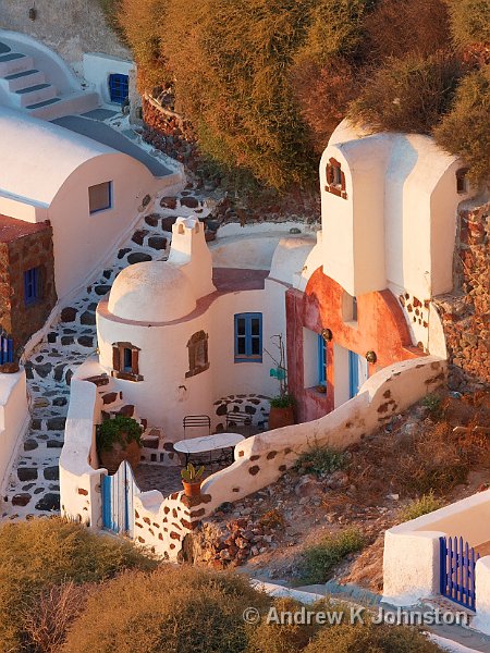 0909_40D_9330.JPG - Interesting buildings in Oia, Santorini