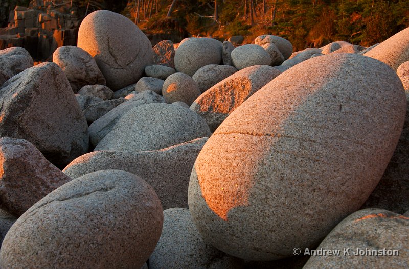 1008_40D_4425.jpg - Sunrise over rocks at Otter Cliffs, Acadia National Park, Maine