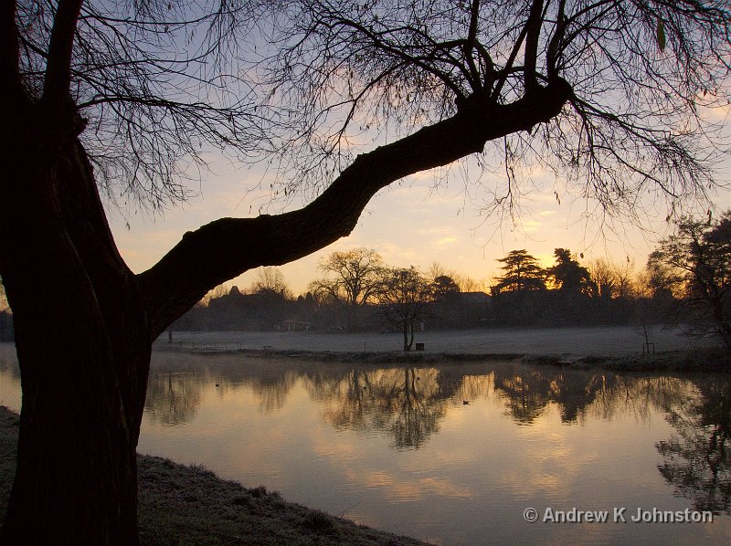 1207_S70_0024.jpg - Dawn over the river at Warwick