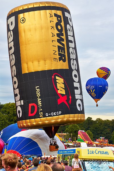 0813_7D_5355.jpg - Lift off of the mass ascension at the Bristol Balloon Fiesta 2013