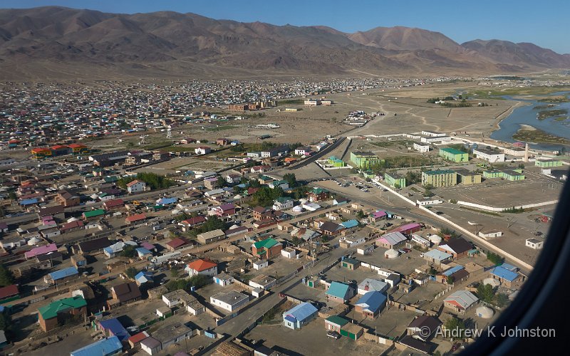 250730_Rx100vii_03795.jpg - Flying into Ulgii Airport