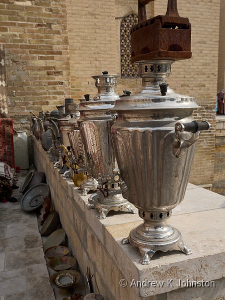 260525_G9ii_1134979-2.jpg - Bukhara bazaar display