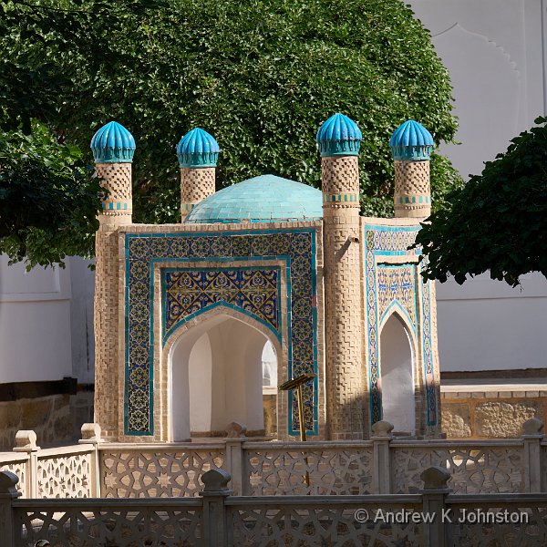 260526_G9ii_1135107.jpg - Mausoleum of Naqshbandi