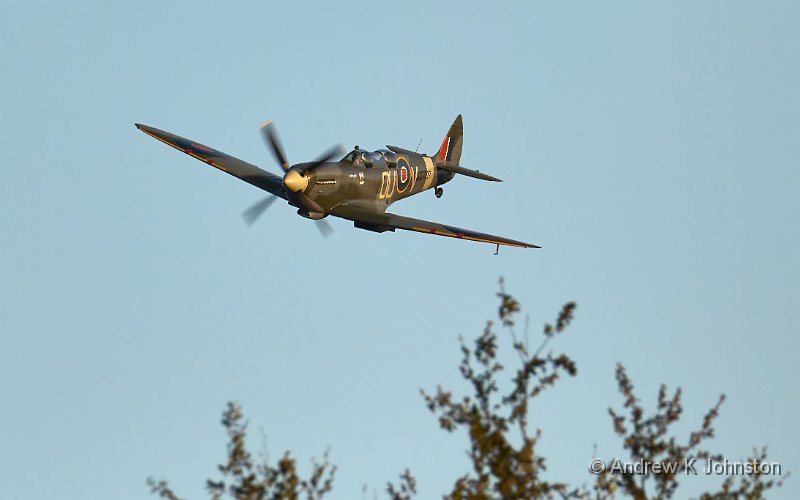 260718_G9ii_1147973.jpg - Spitfire at the Hatfield Battle Proms